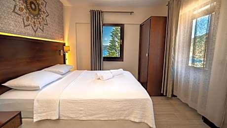 Comfort Triple Room with Sea View