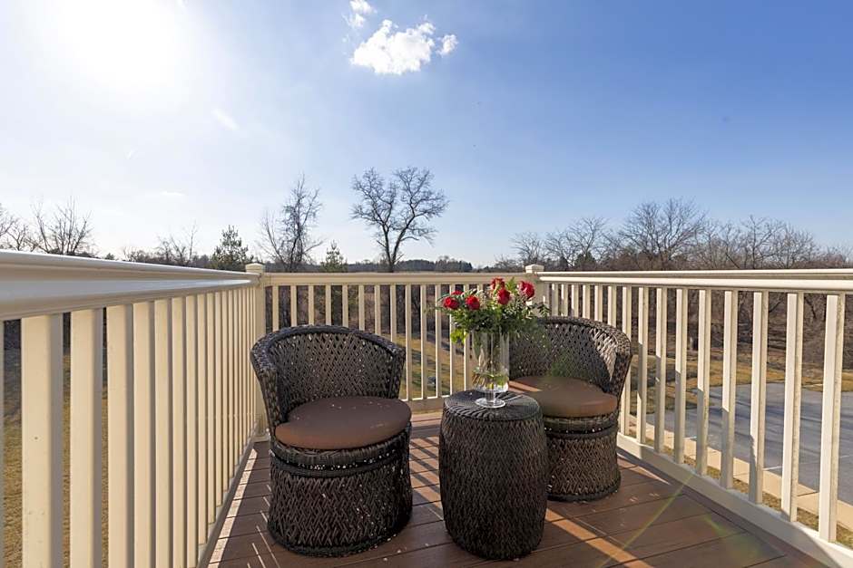 Brinton Suites
