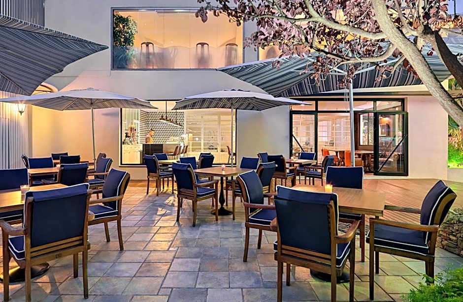 H10 Delfín - Adults Only