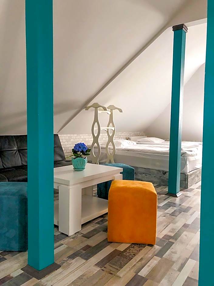 Check Point Hotel