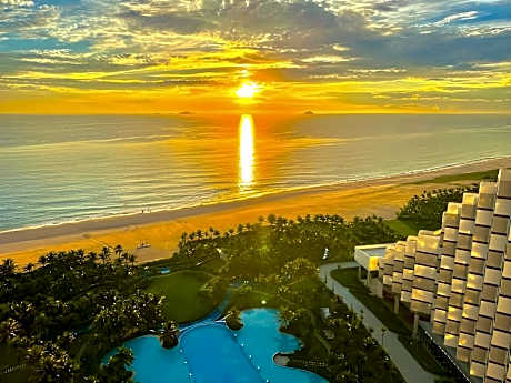 The Arena Cam Ranh Sea View - Resort