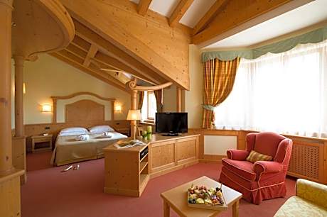 Junior Suite with Lake View