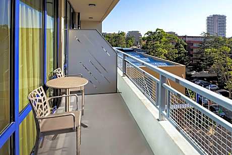 Suite City View, Suite, 1 King, Sofa Bed, Resort View, Balcony