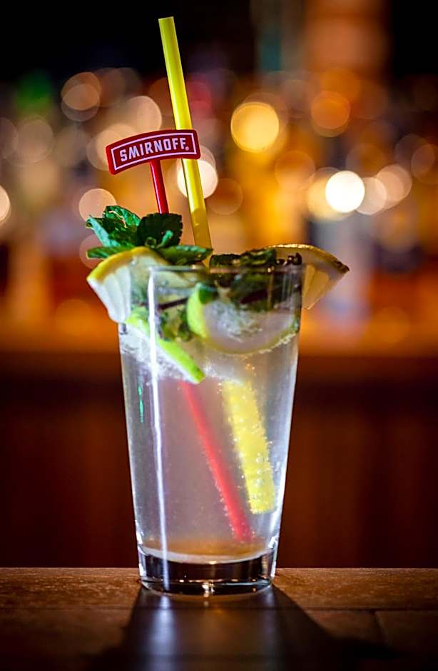 Novel Centre Point Hotel