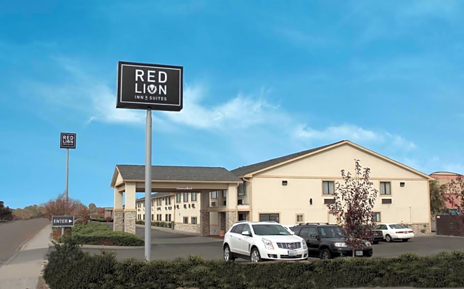 Red Lion Inn & Suites Ontario