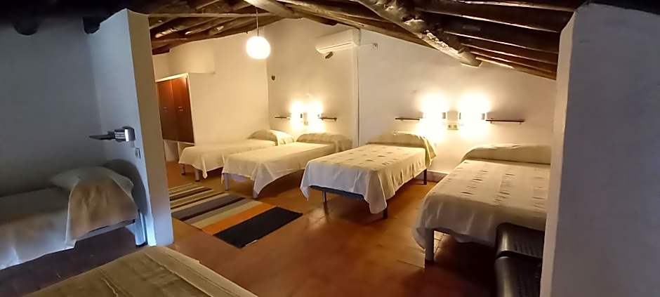 Albergue San Blas Camino Vía de la Plata A 10 minutos de Plasencia Fácil aparcamiento