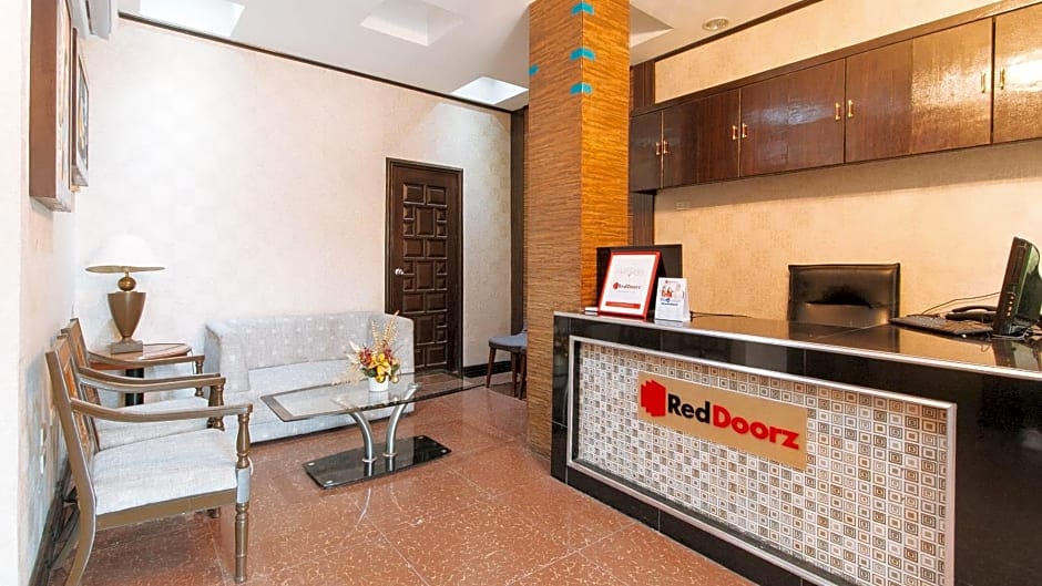 RedDoorz Plus @ Robinson's Circle (Quarantine Hotel)