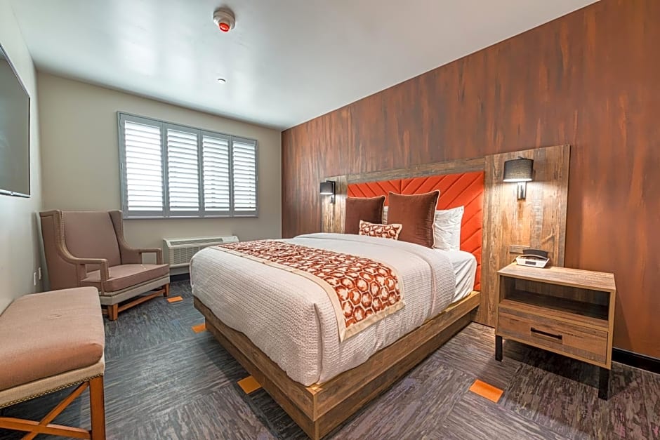Hotel Lexen Newhall & Santa Clarita - Near Six Flags Magic Mountain