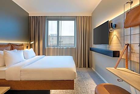 Moxy Connecting Sleeper, Guest Room, Queen Or Twin