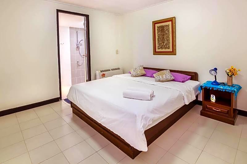 Villa Rosa with Private Pool and Jacuzzi 100m to beach