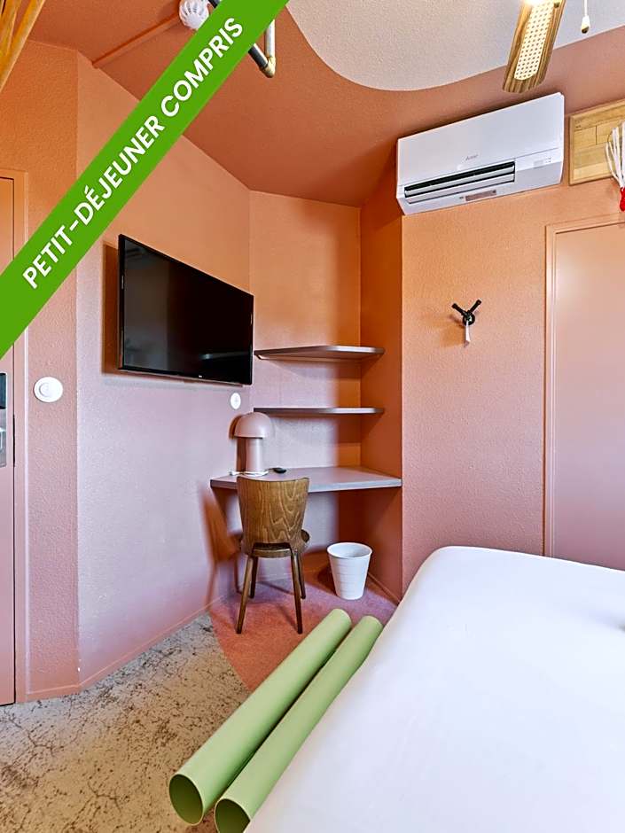 ibis Styles Pont du Gard Route d'Avignon