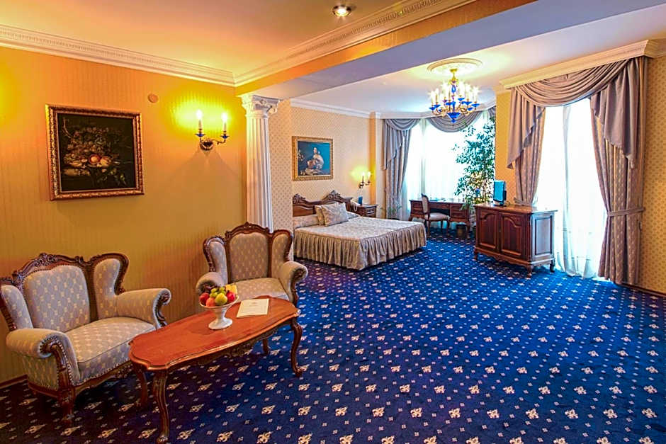 Grand Hotel London