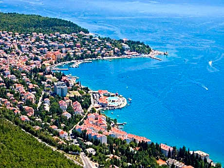 Apartment in Crikvenica with Scenic Terrace