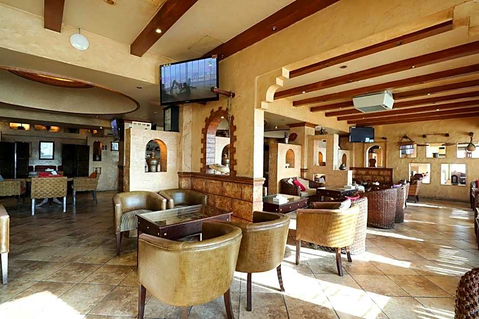 OYO 112 Semiramis Hotel