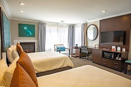 Queen Room with Two Queen Beds and Fireplace
