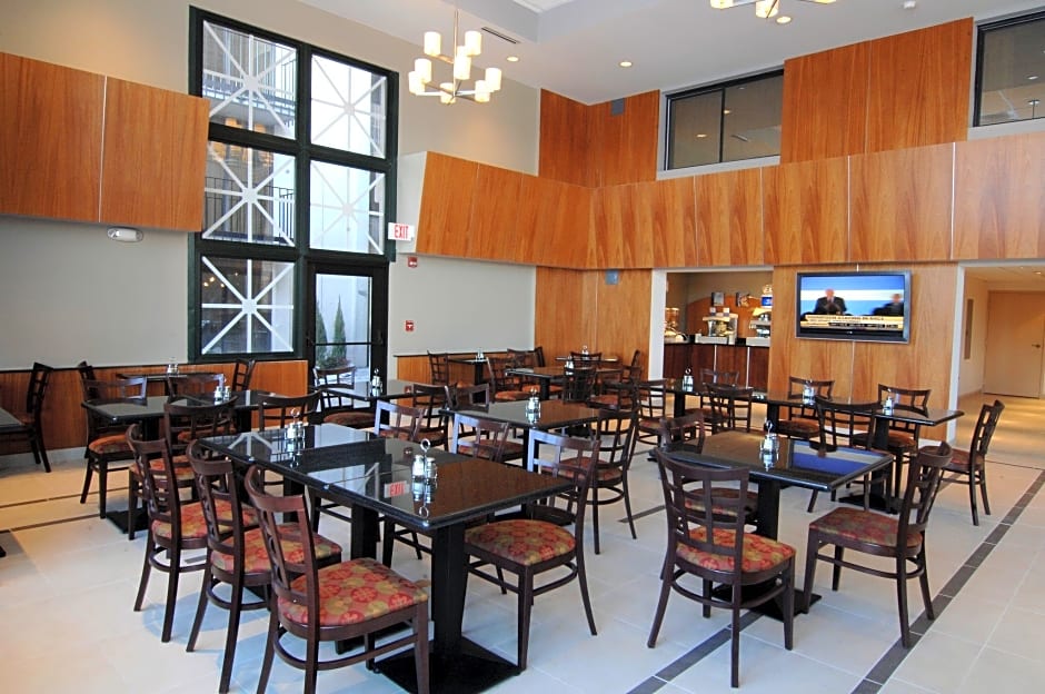 Holiday Inn Express Schaumburg-Rolling Meadows By IHG