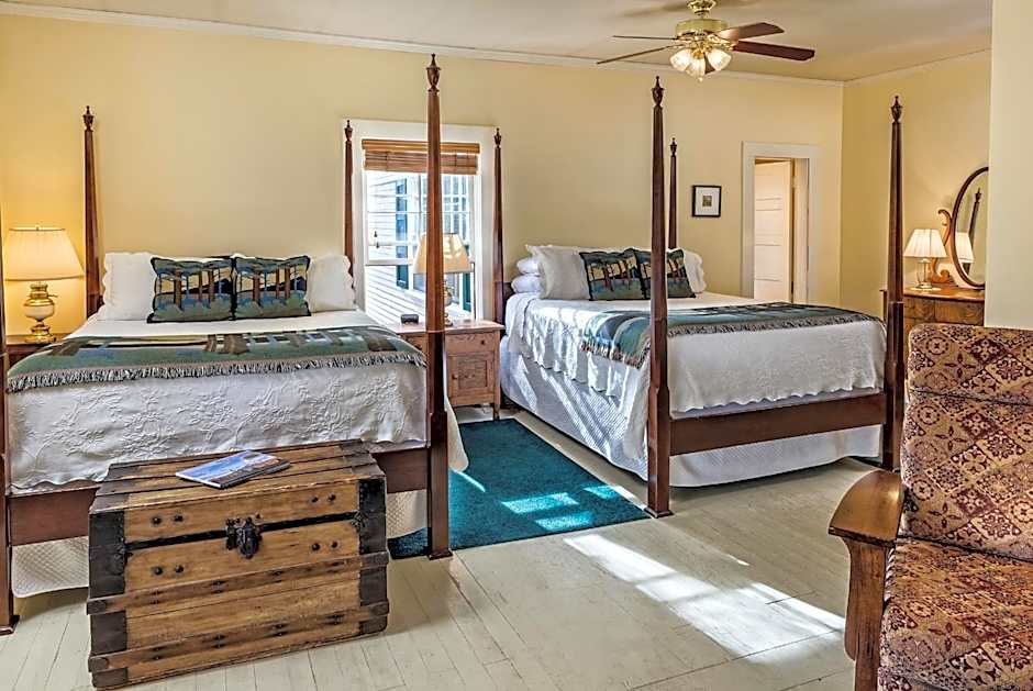 Photo 1 of 1 of Family Junior Suite