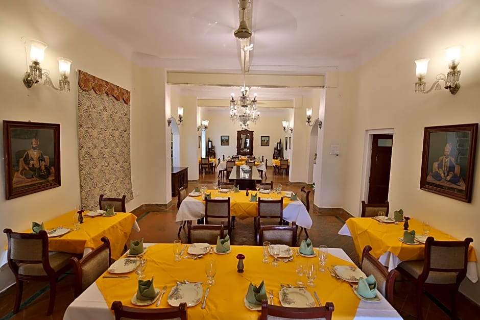 Roop Niwas Kothi Hotel