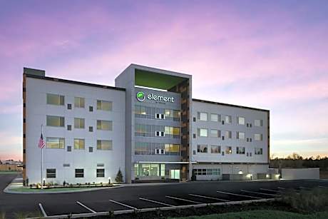 Element Pooler Savannah Airport