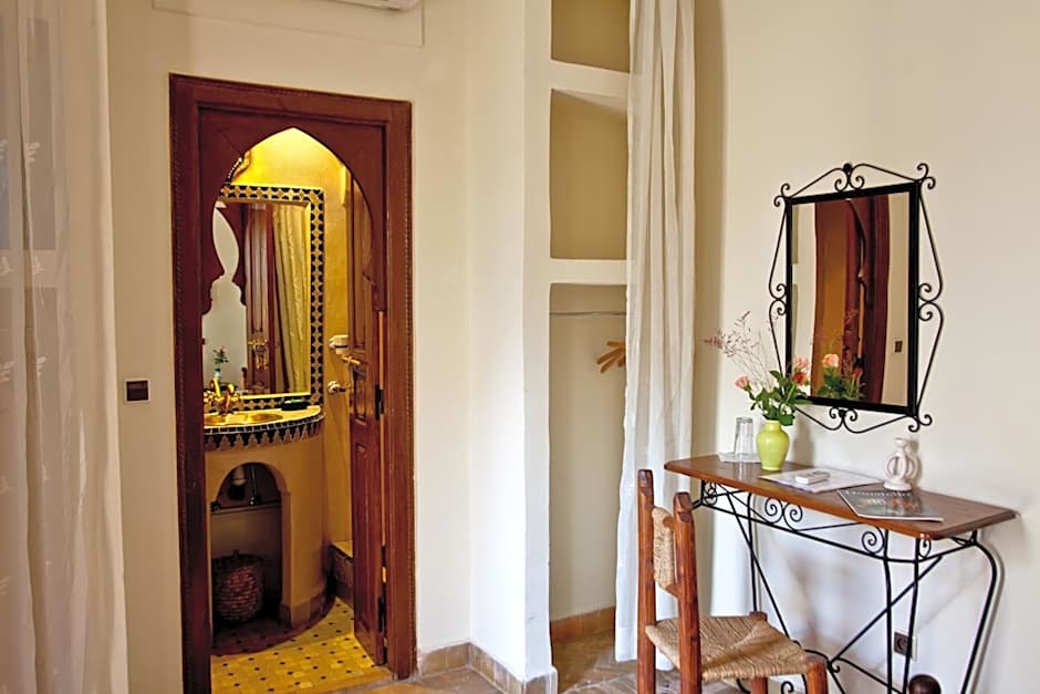 Riad Tidar by Phoenix
