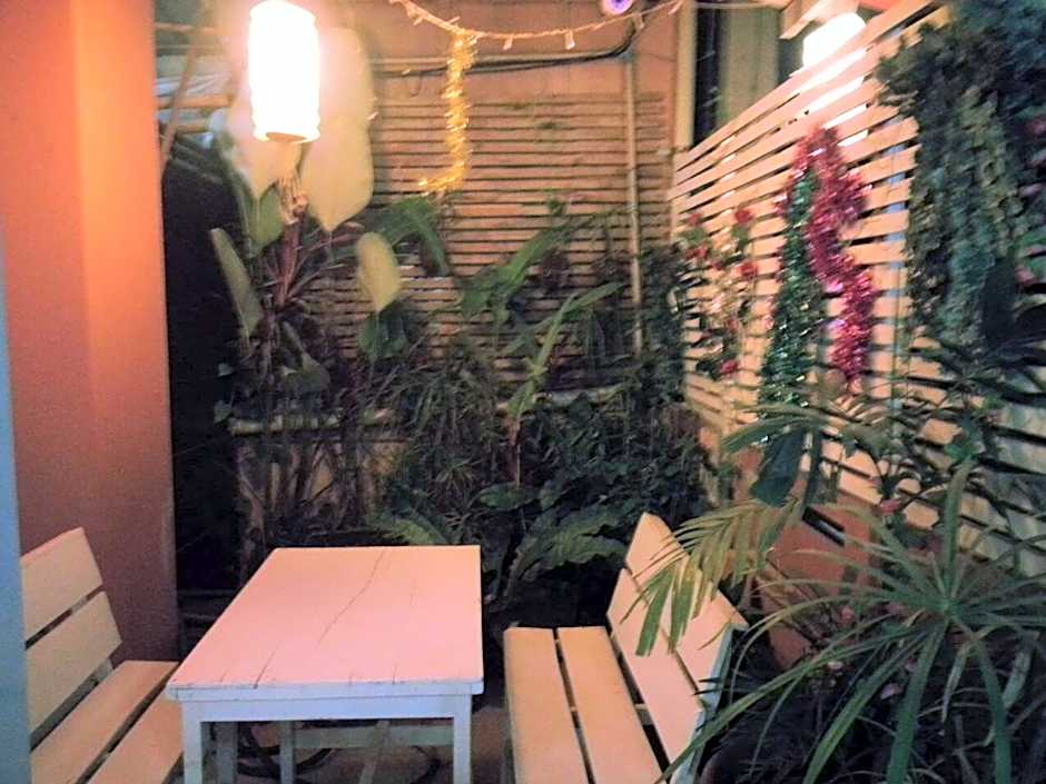 Ploy-Plu Residence