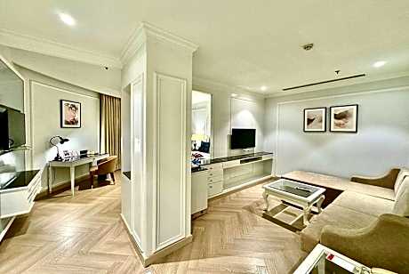 King Bed Deluxe Suite