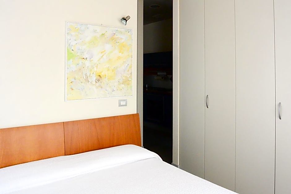 Vista Hotel & Residence