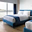 Wyndham Guayaquil, Puerto Santa Ana
