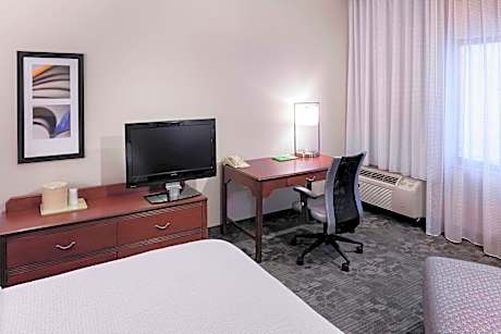 Room, 2 Queen Beds (Mobility/Hearing Accessible, Tub) (2 Queen Beds)