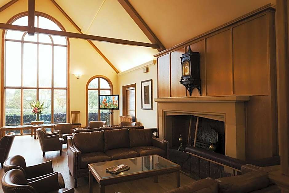 Great Blunts Stables - Stock Brook Manor Golf Club