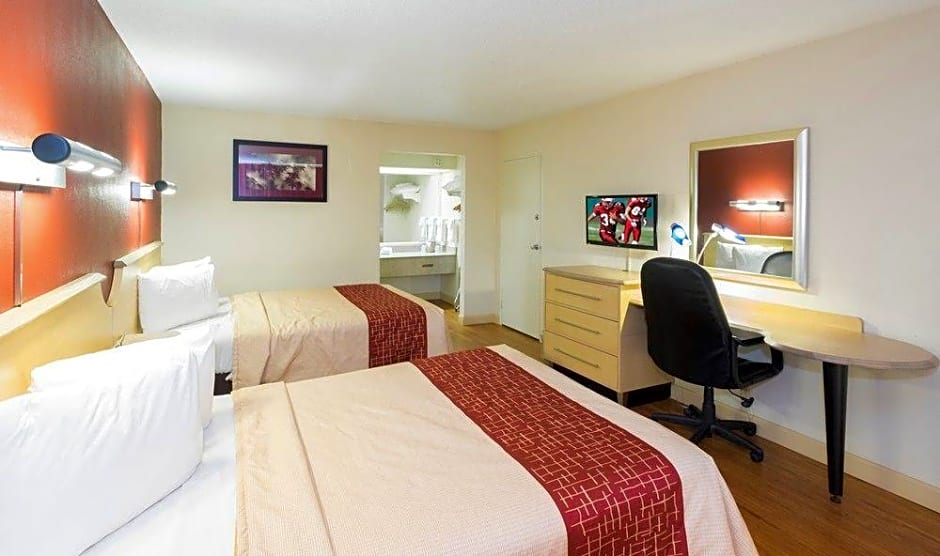 Red Roof Inn & Suite Wyhteville