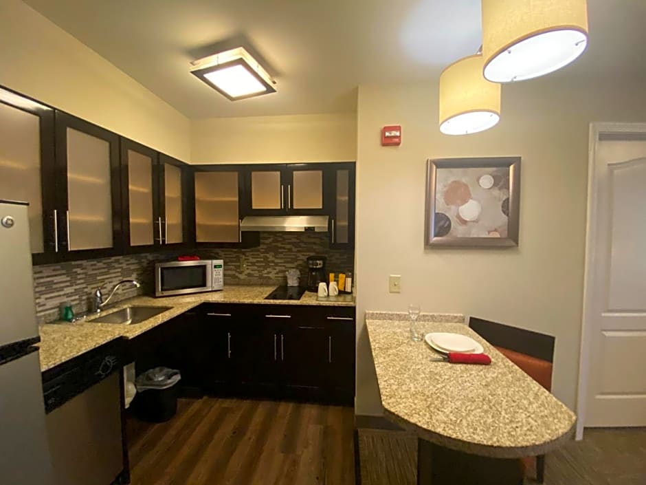 Staybridge Suites Syracuse Liverpool By IHG