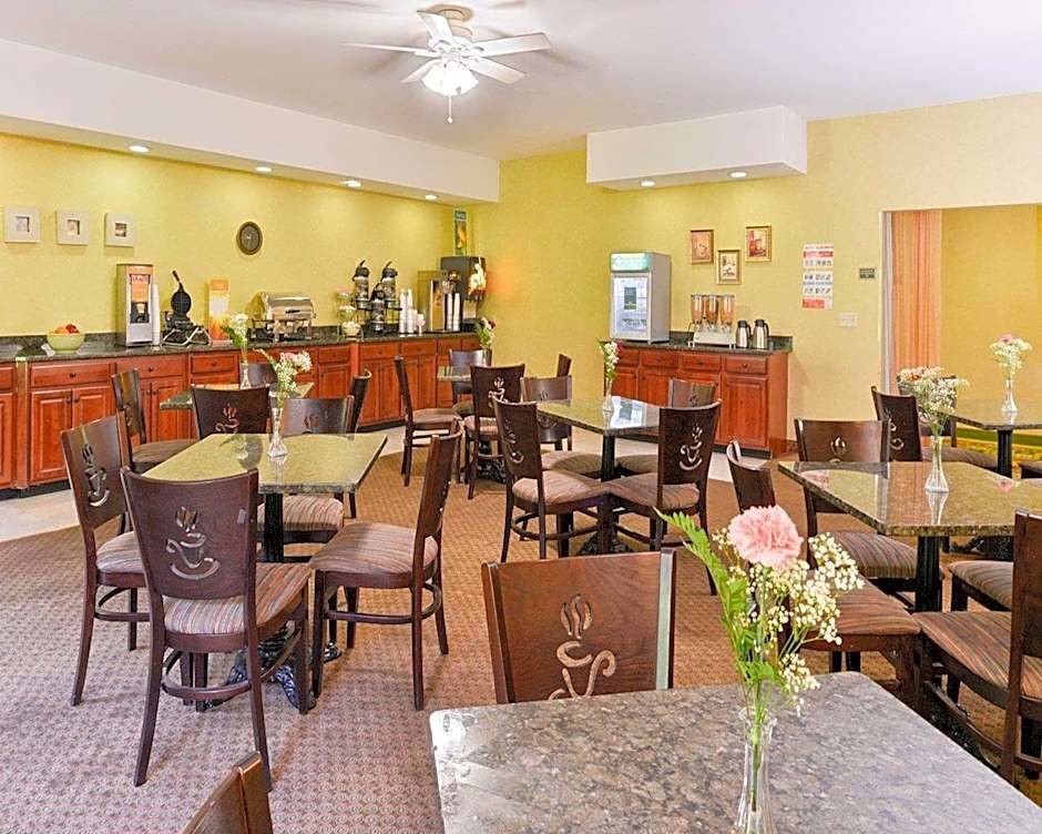 Quality Suites Stratford