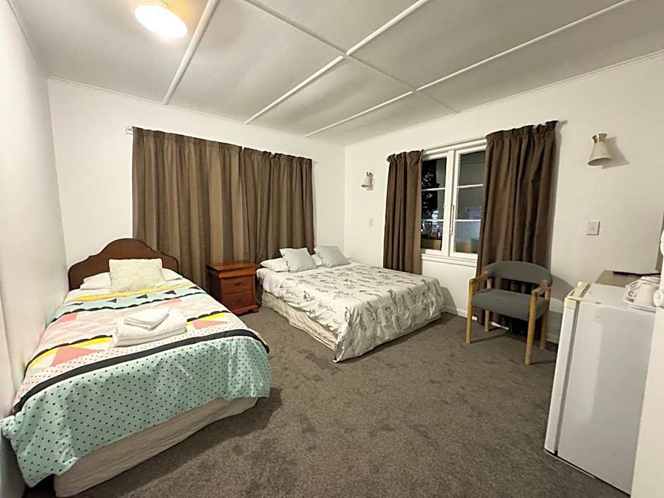 Rainbow Motel & Guest House