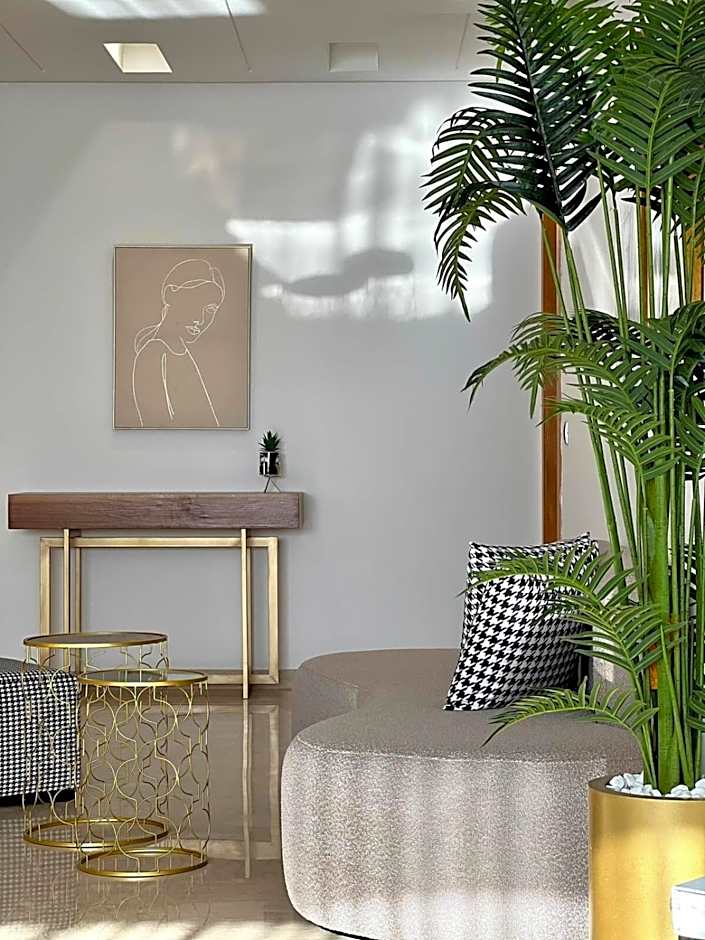 Marvelous Center Spot - 3 Bedrooms