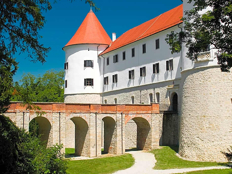 Mokrice Castle Estate