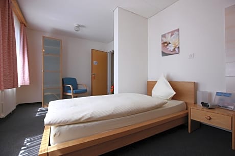 Single Room with Shared Bathroom