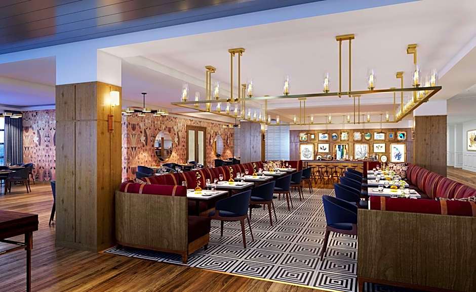 DoubleTree by Hilton Clarksville Riverview