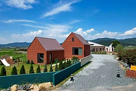 Yeongam Soso Gonggam Private Pool Villa