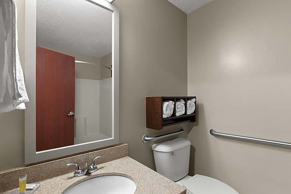 Super 8 by Wyndham Shepherdsville