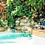 Le Cher Du Monde Adults Only
