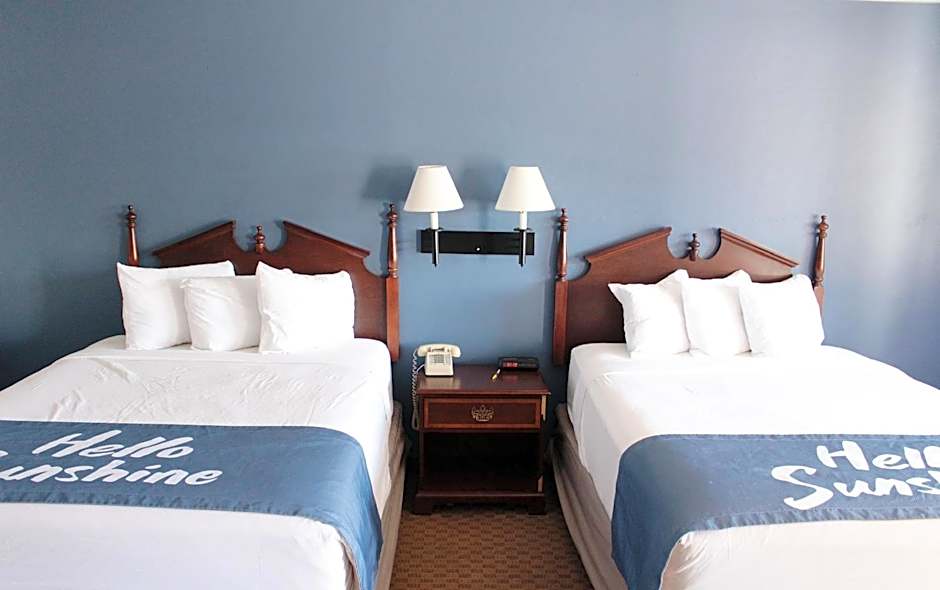 Days Inn by Wyndham Show Low