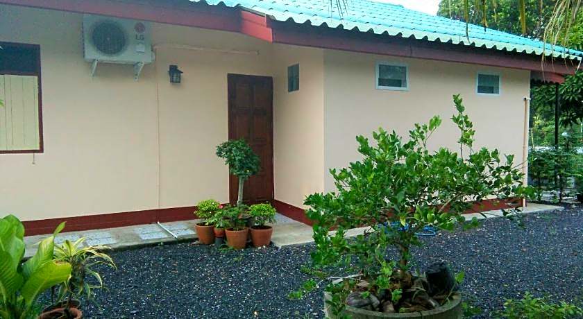 Green Happy Homestay 