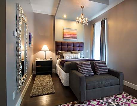 Deluxe Queen Room