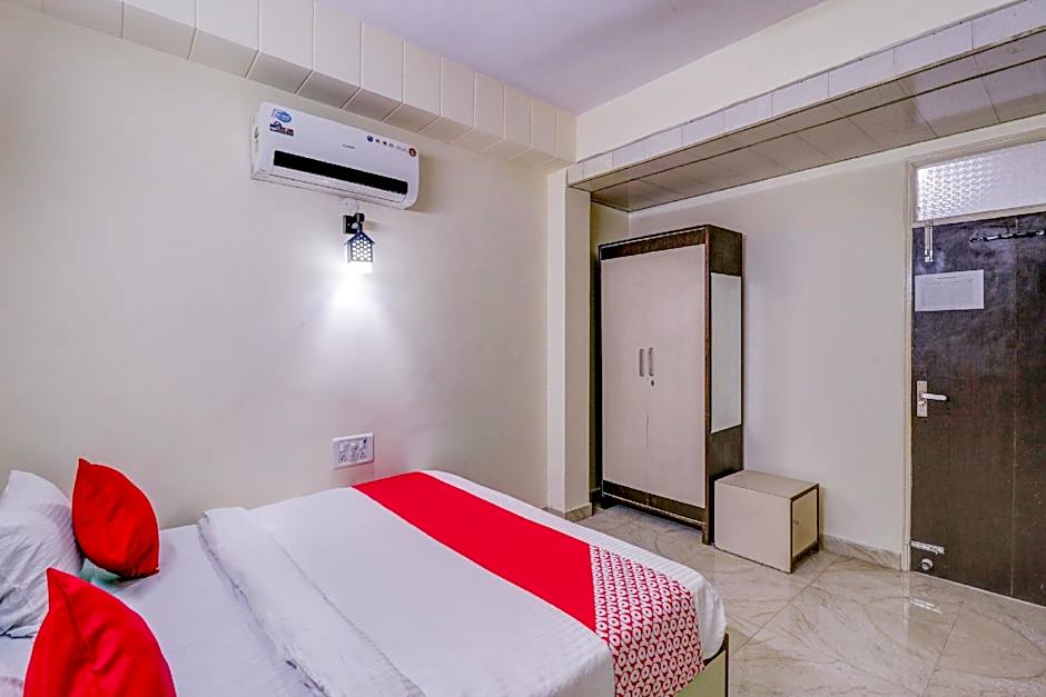 RS Hotels by OYO Rooms