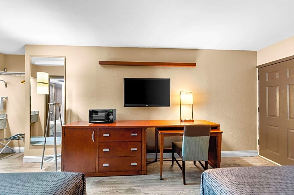 Econo Lodge Texarkana I-30