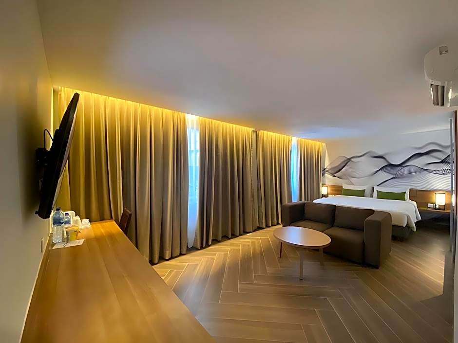 Grand Zuri Duri Hotel