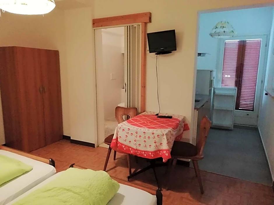 Pension Flora Albergo
