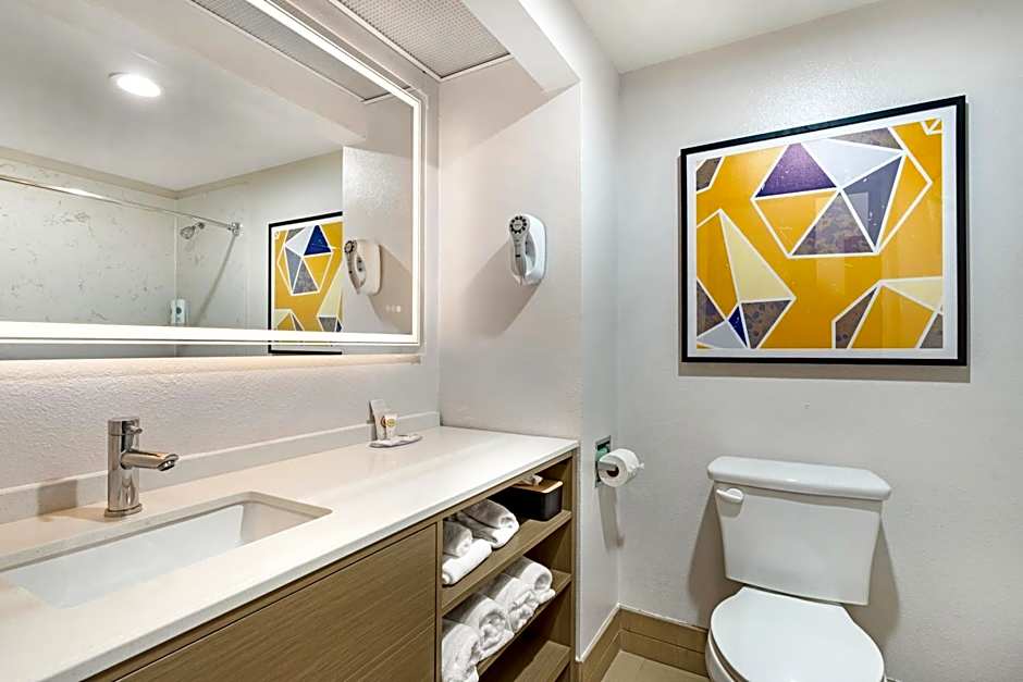 Comfort Inn & Suites Sacramento