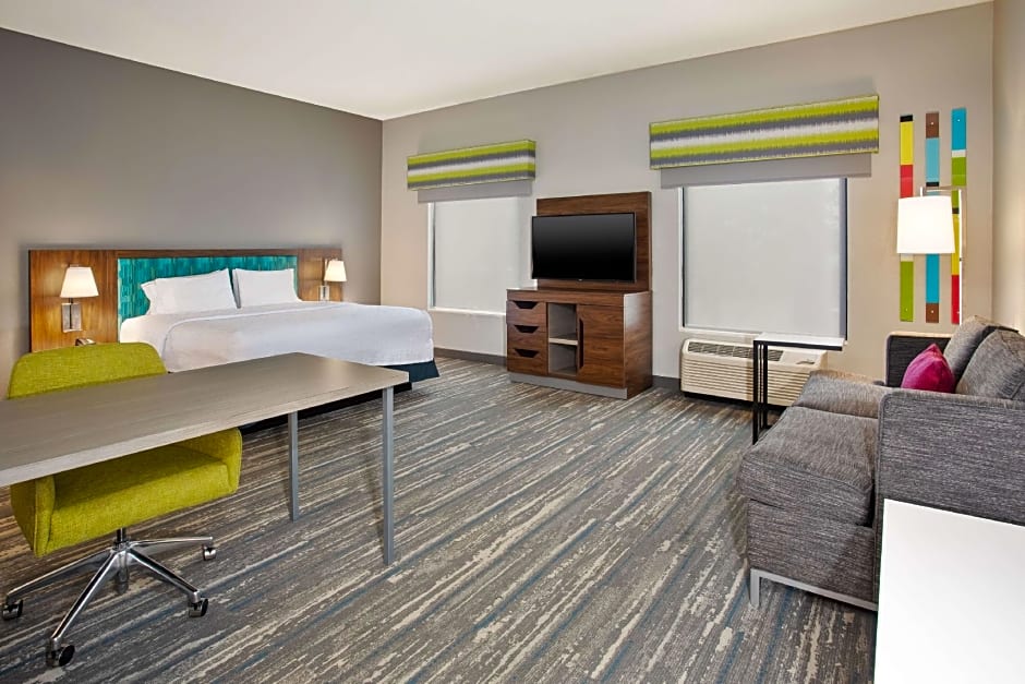 Photo 1 of 4 of Studio 1 King Bed, Mobility Accessible, Roll in Shower